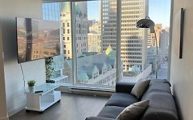 Beautiful One Bedroom Downtown Condo With Pool And Free Parking