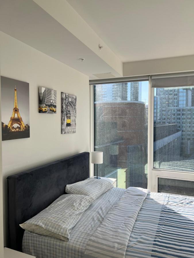 Beautiful One Bedroom Downtown Condo With Pool And Free Parking Montreal Exterior photo