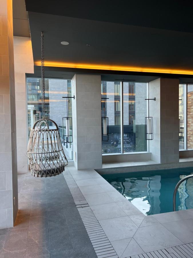 Beautiful One Bedroom Downtown Condo With Pool And Free Parking Montreal Exterior photo